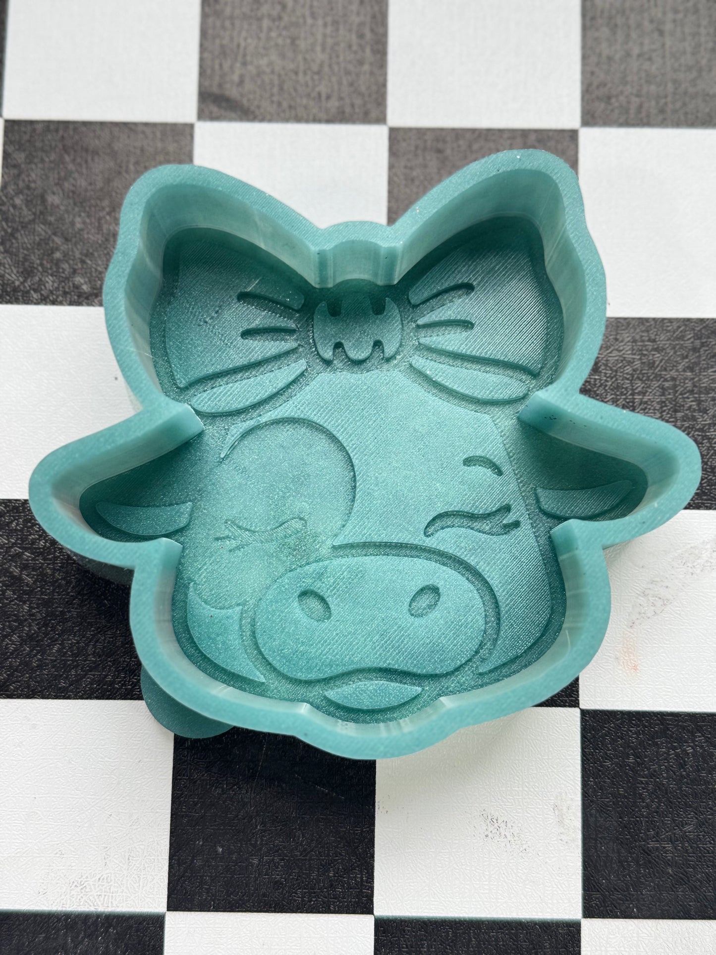 Cow W Bow