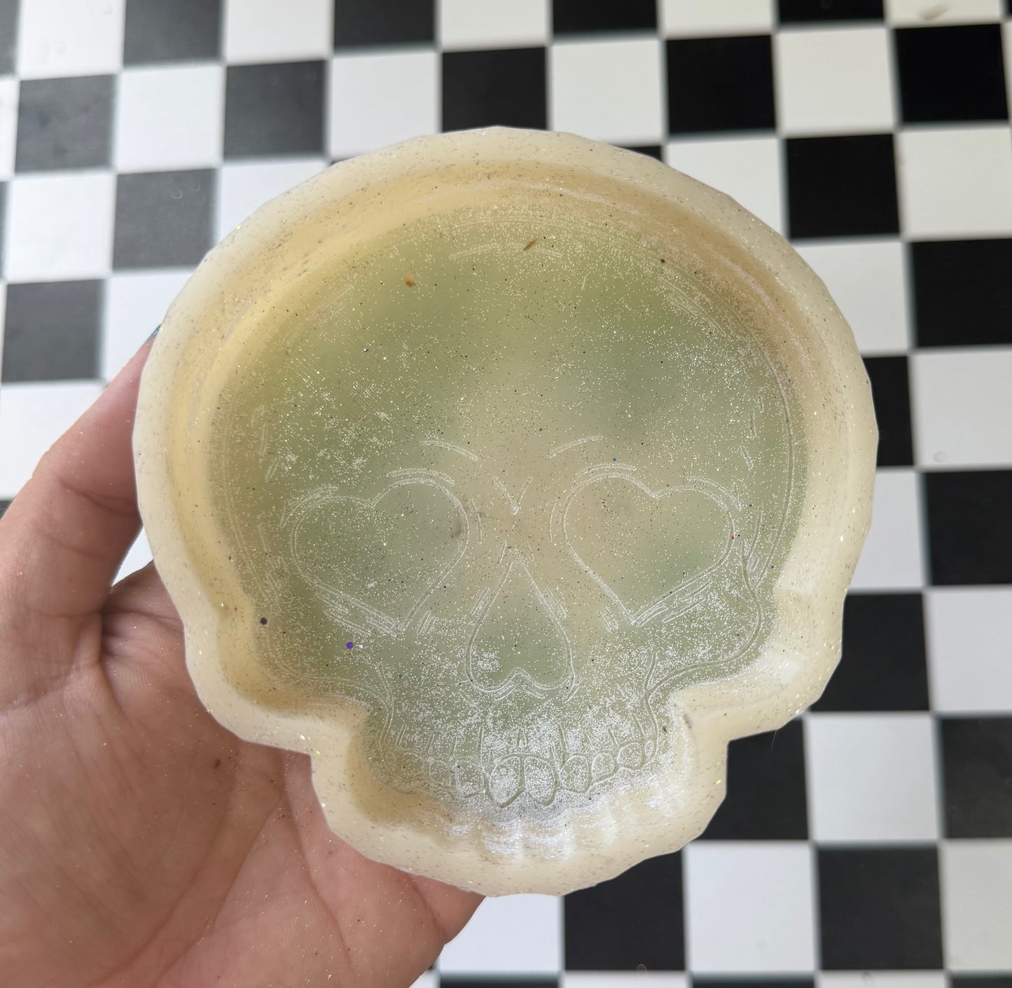 SKELLY W HEART EYES FRESHIE