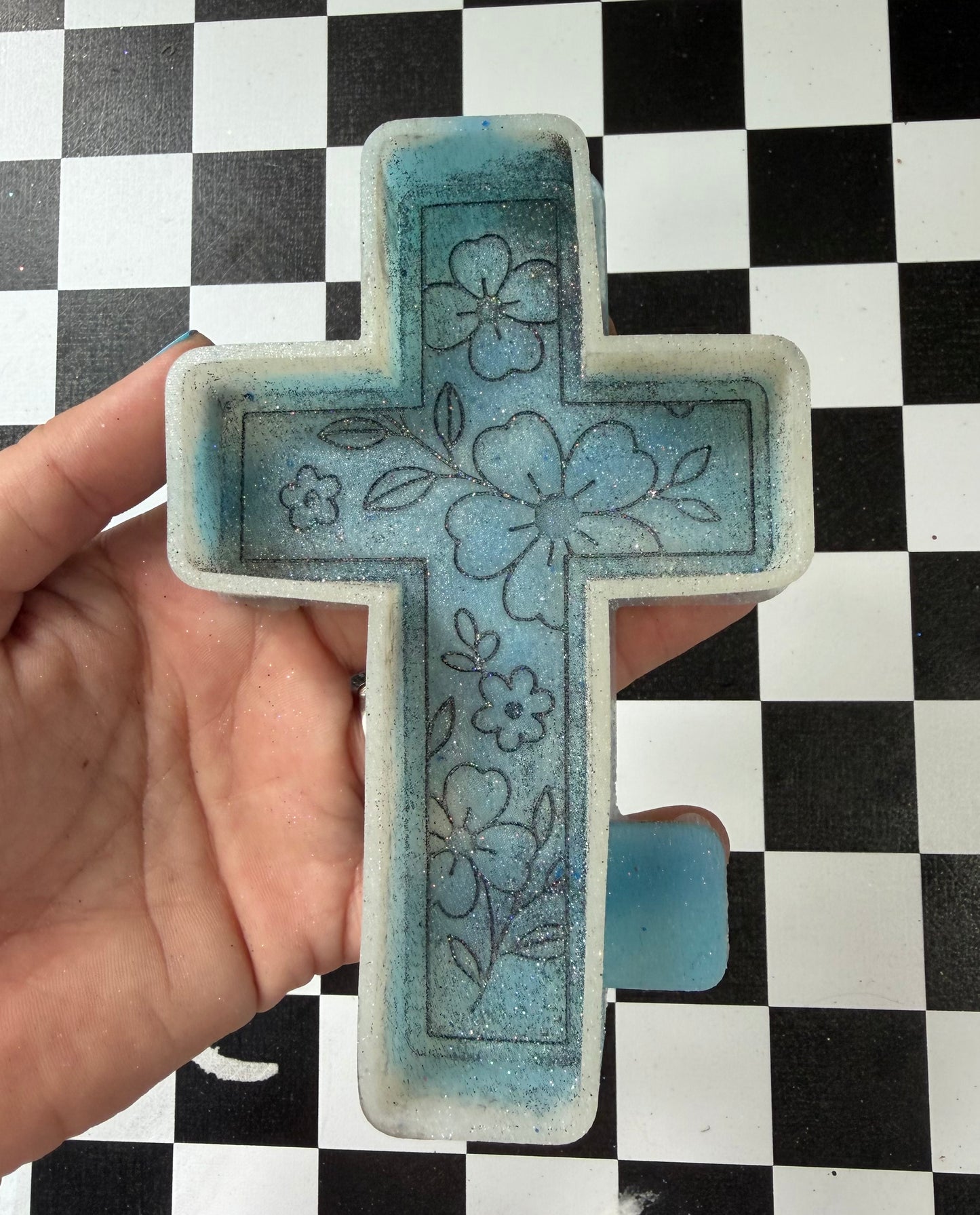 FLORAL CROSS FRESHIE