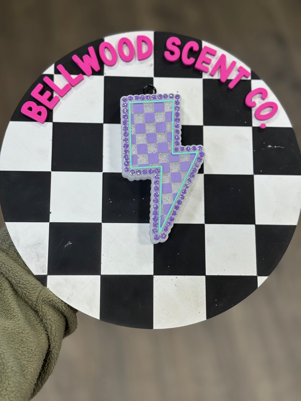 CHECKERED LIGHTEN BOLT