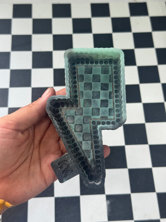 CHECKERED LIGHTEN BOLT