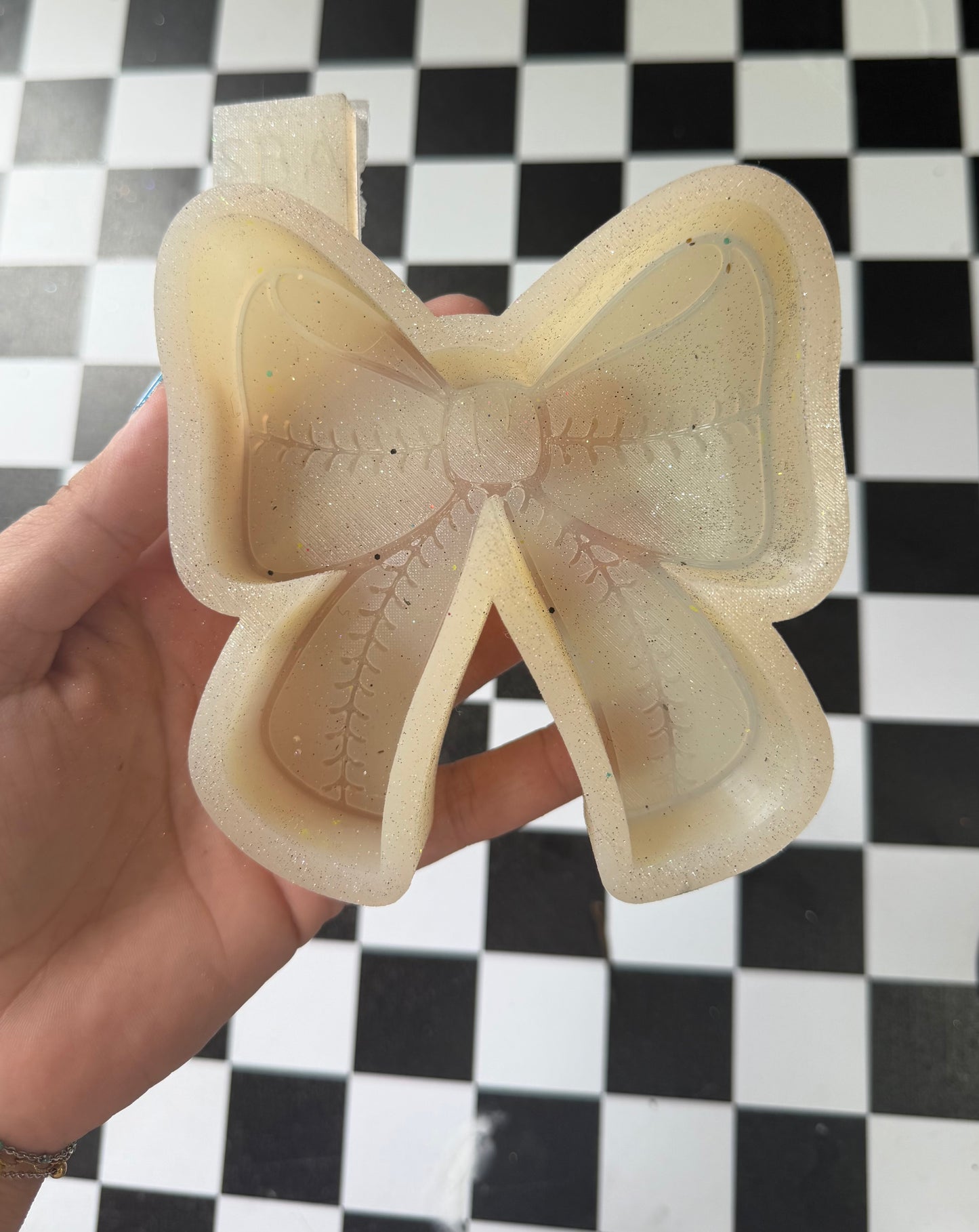 SOFTBALL BOW FRESHIE