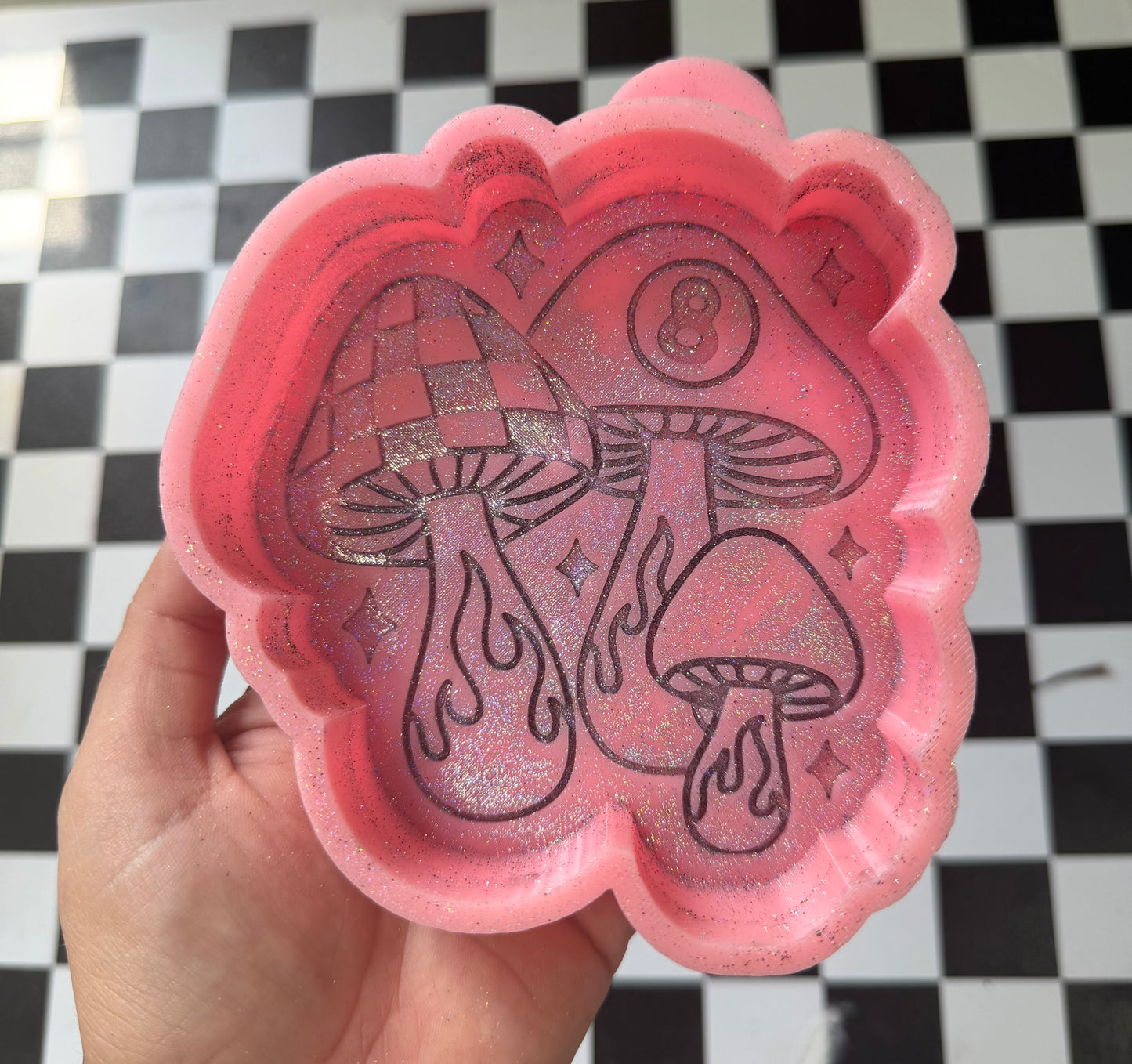 CHECKERED MUSHROOM & 8 BALL FRESHIE