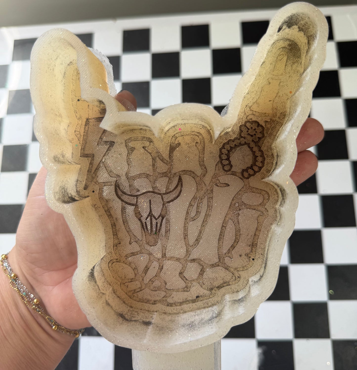 WESTERN SKELTON HAND FRESHIE