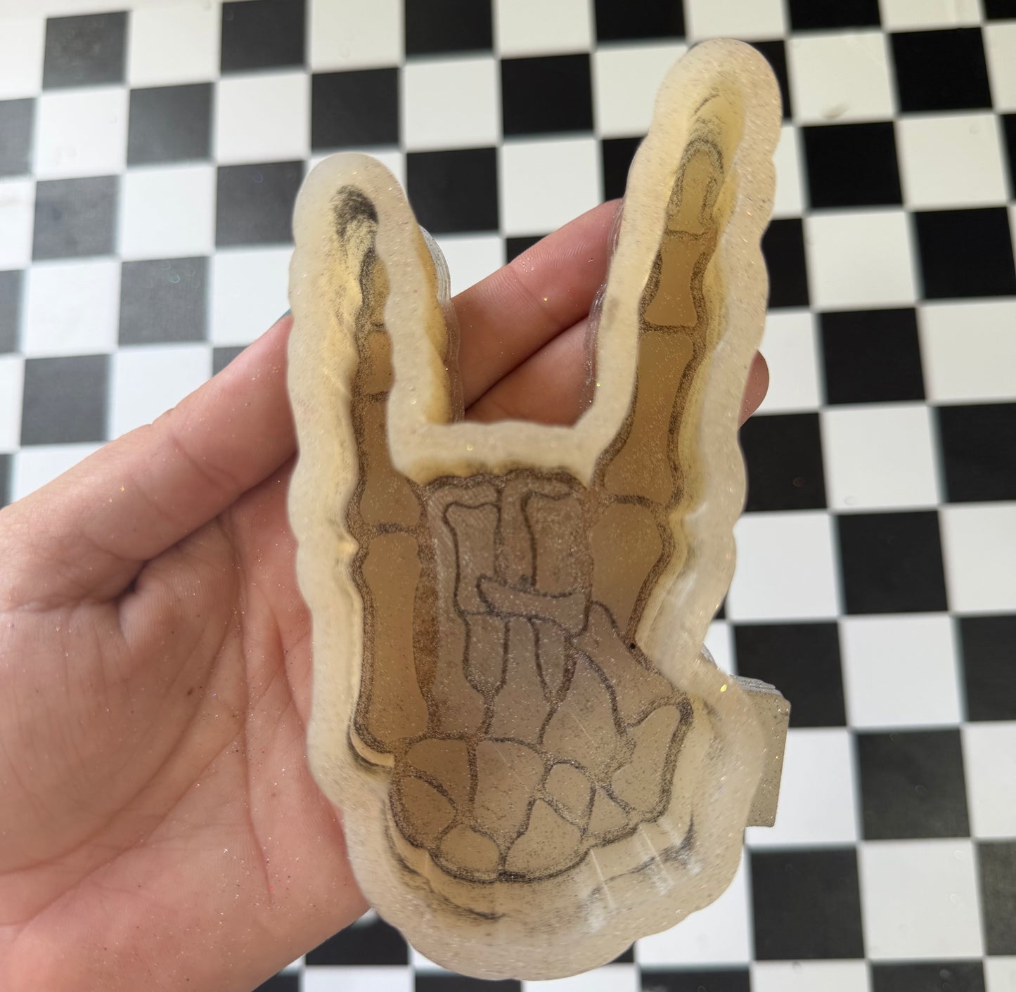 SKELLY HAND FRESHIE