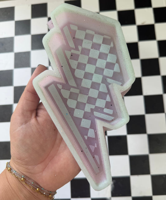 CHECKERED BOLT FRESHIE