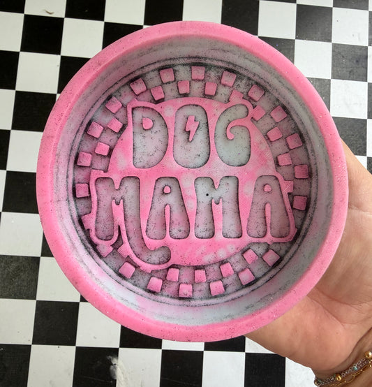 DOG MAMA FRESHIE