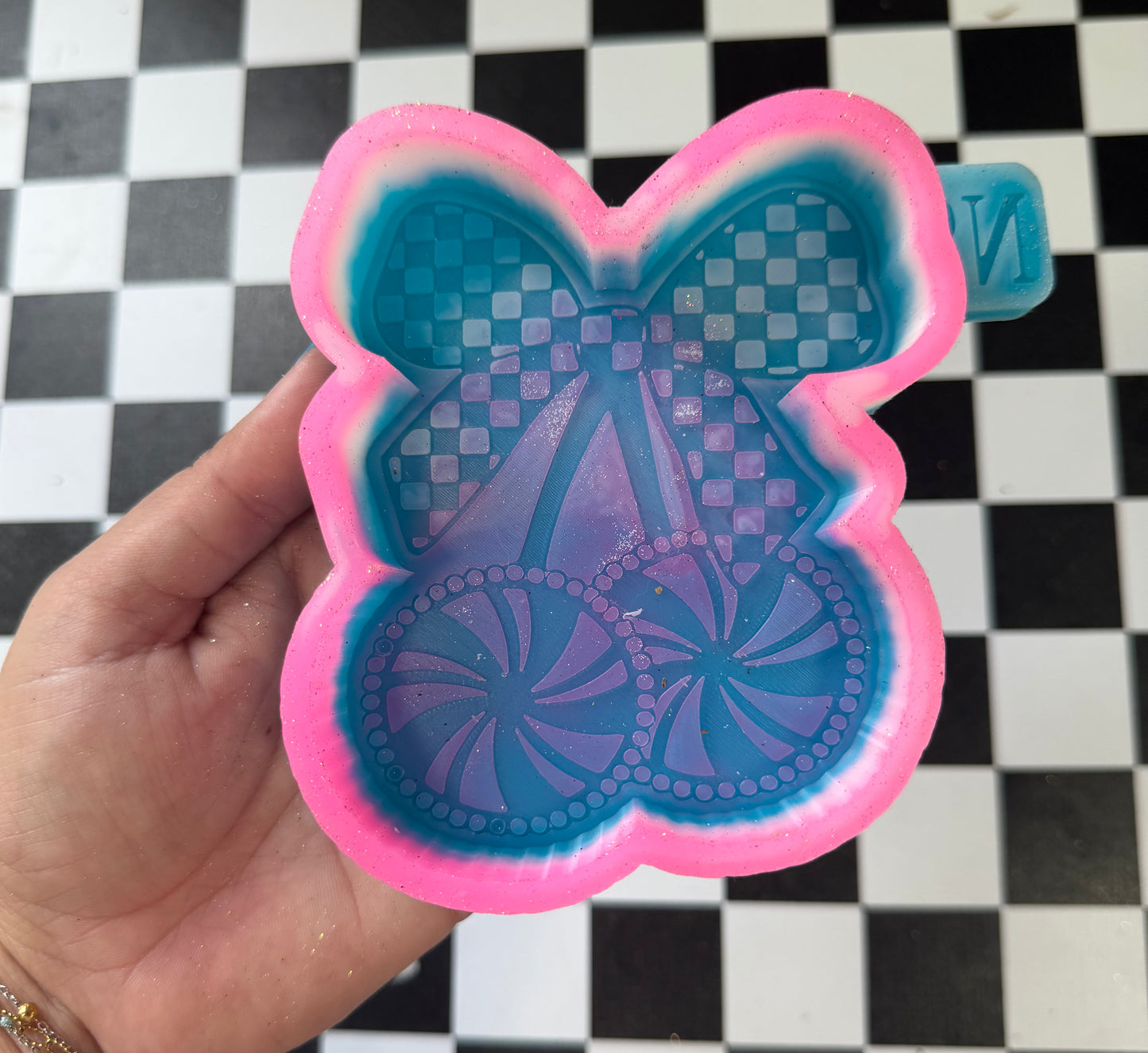 CHECKERED BOW W PEPPERMINTS FRESHIE