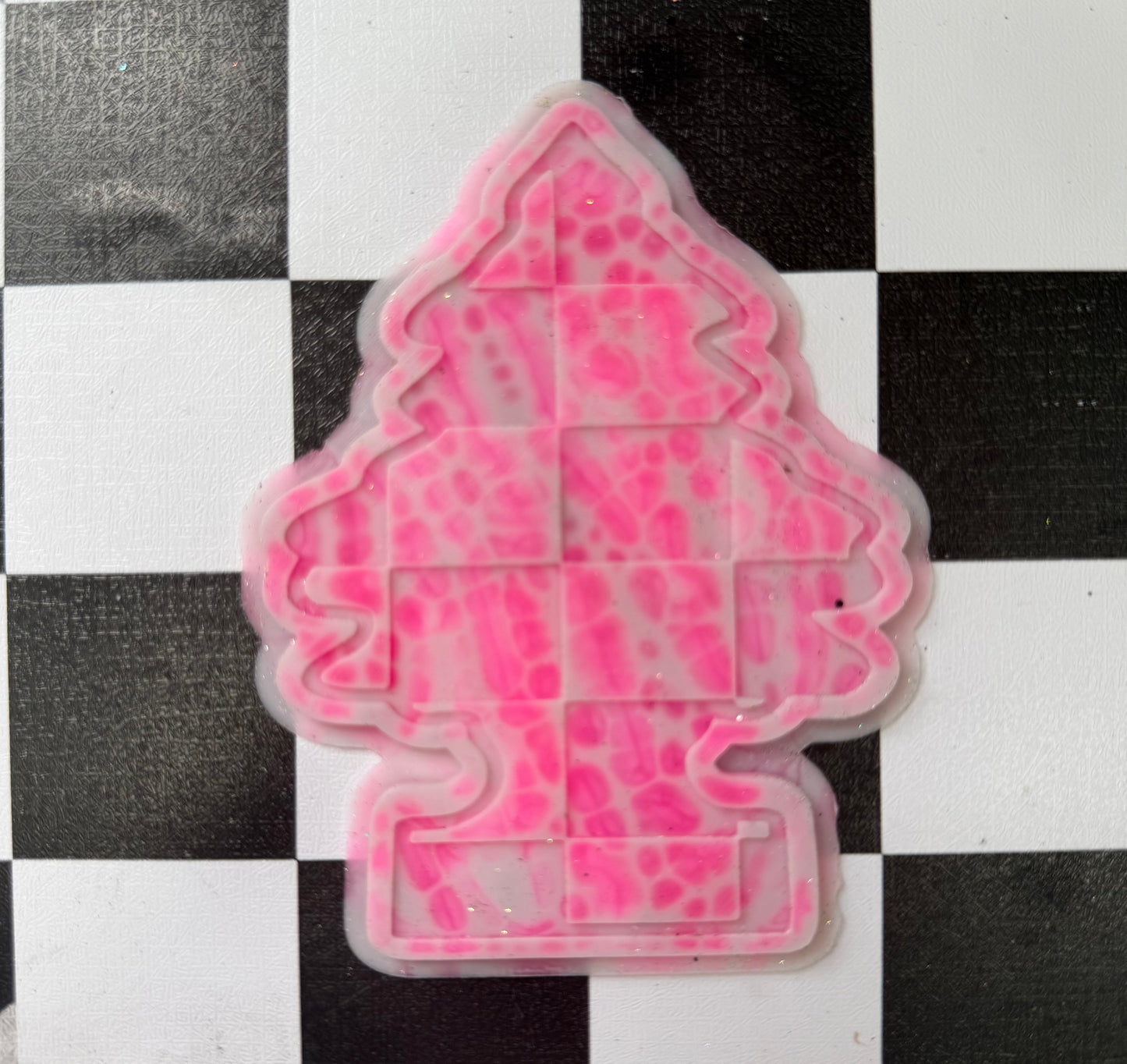 CHECKERED LITTLE TREE FRESHIE